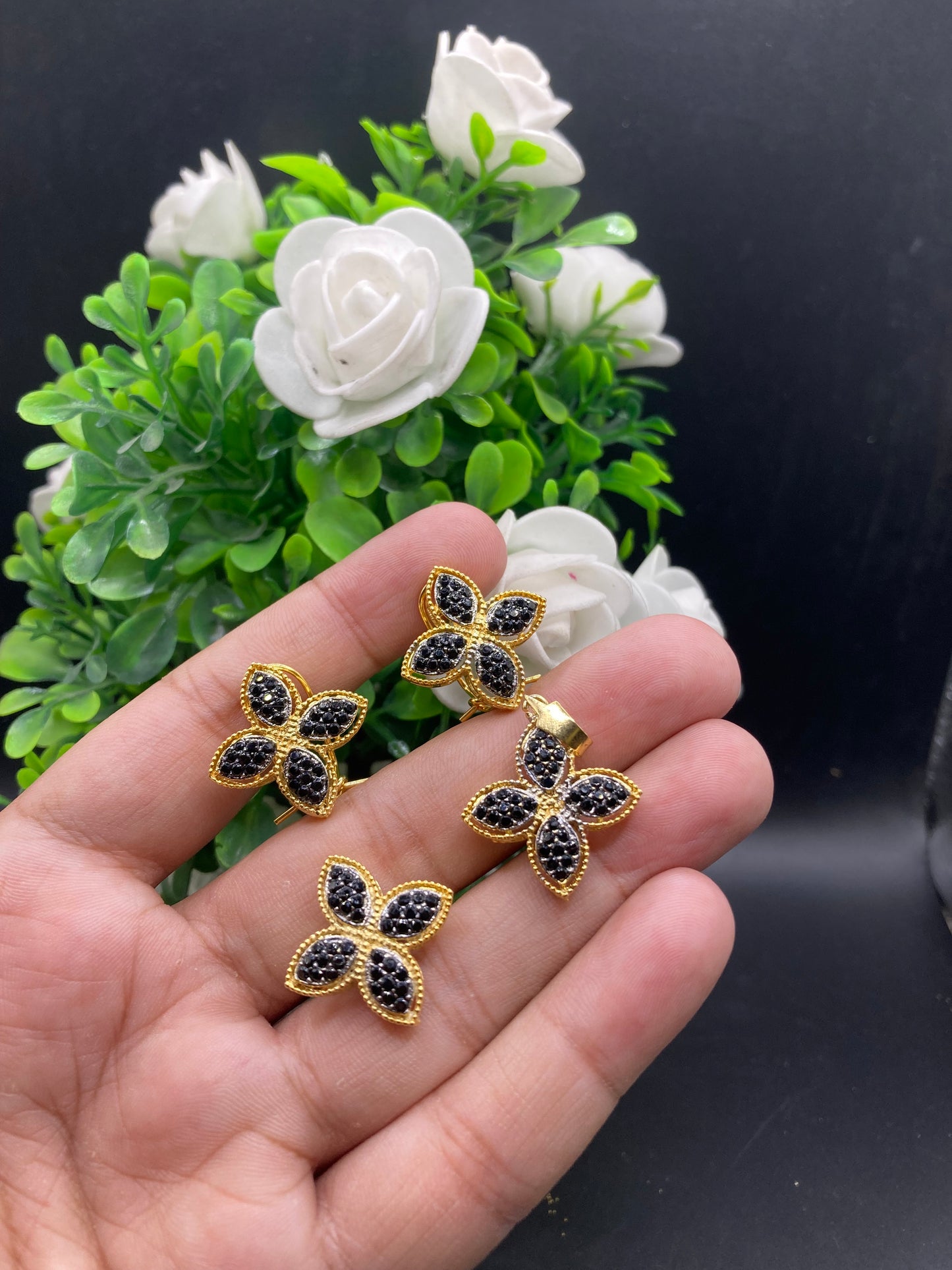 Diamond cut Sets