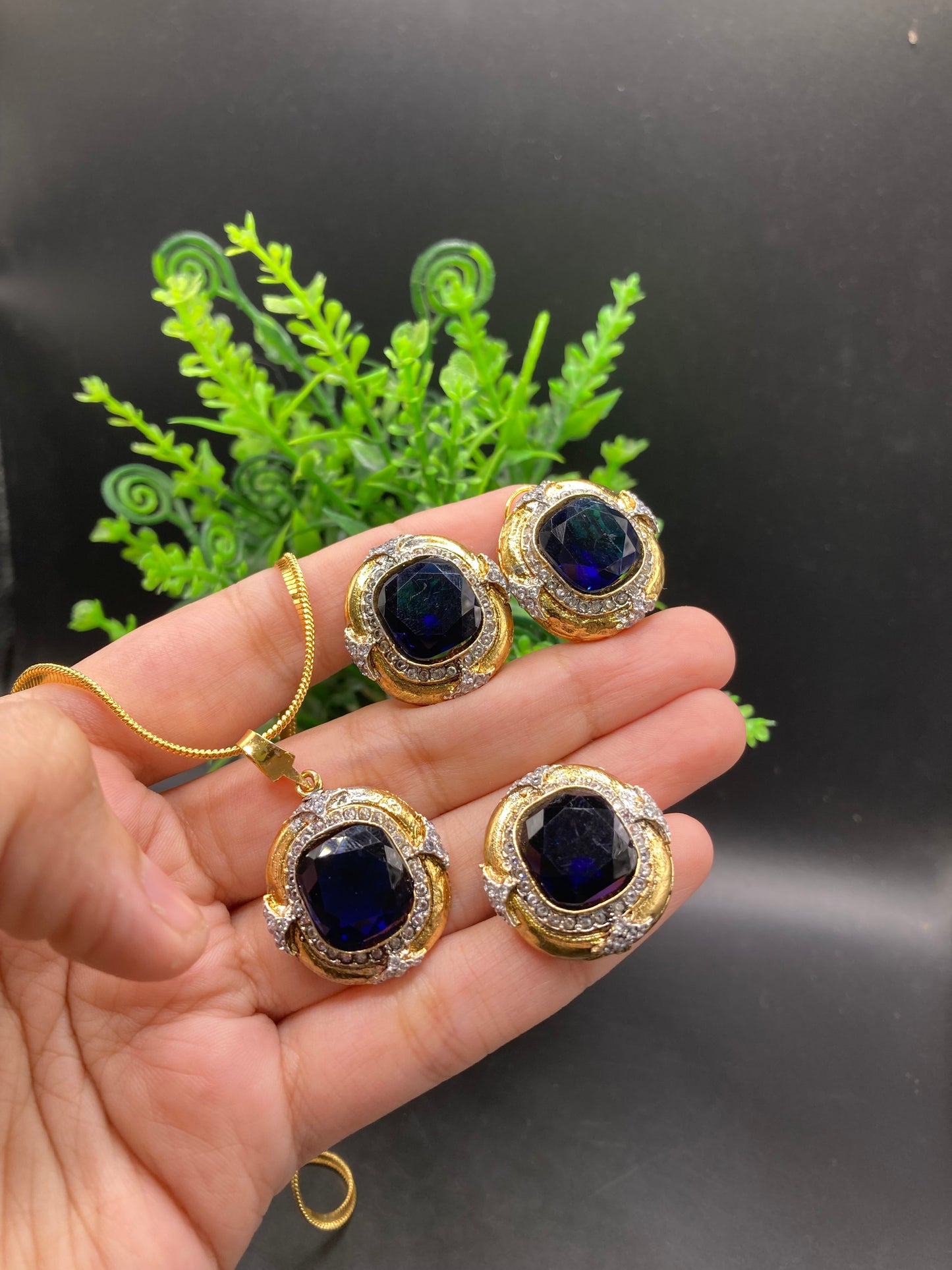 Square doublet set