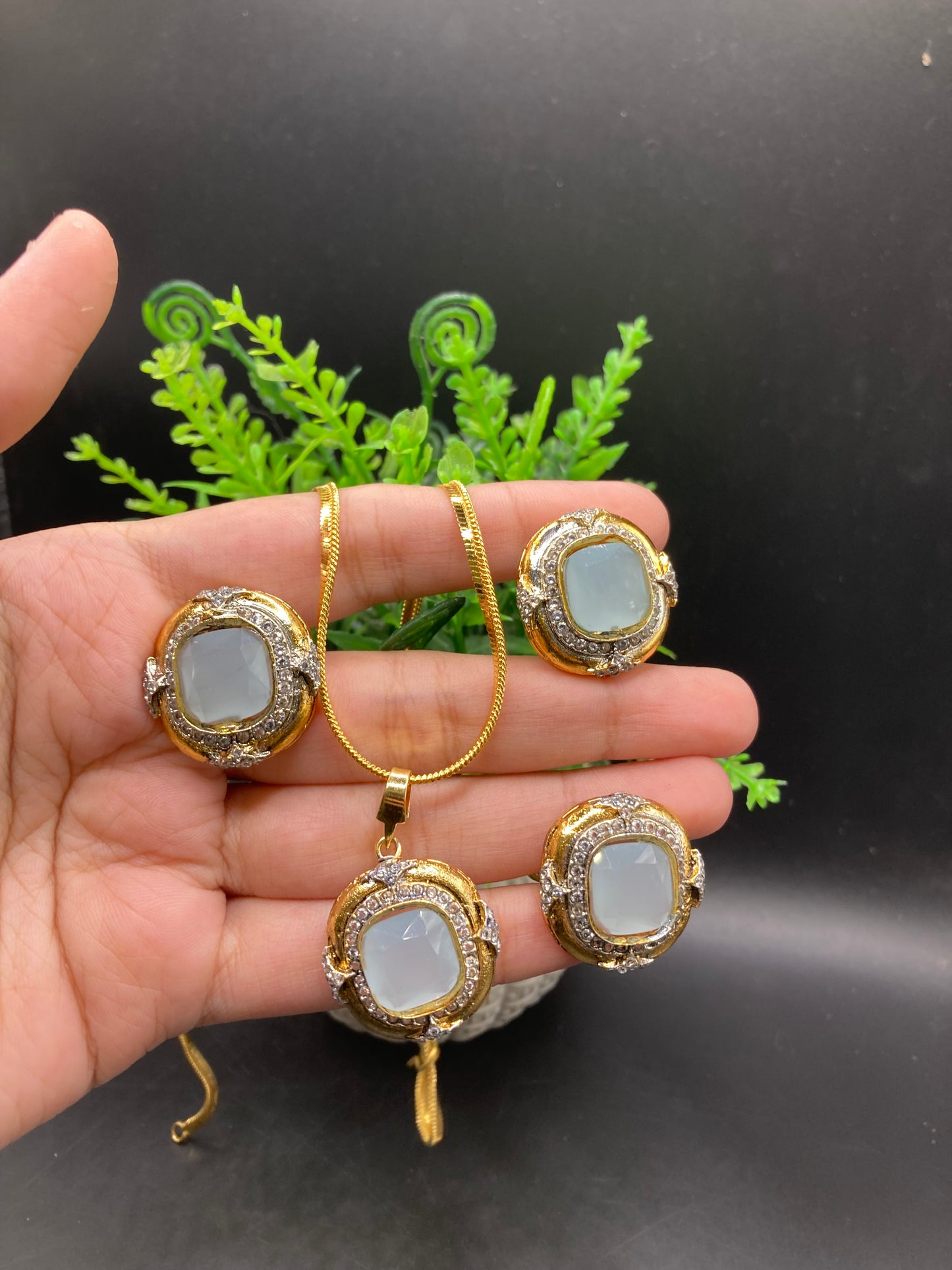 Square doublet set