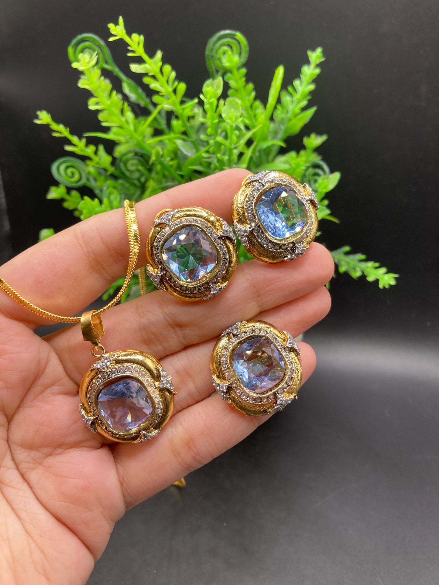 Square doublet set
