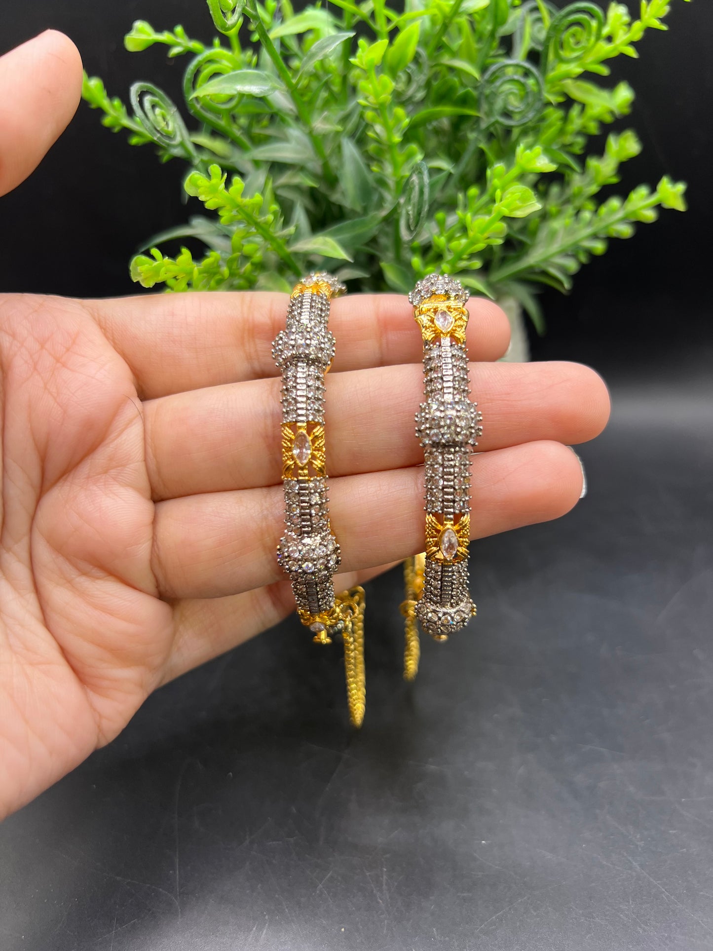 Elegant kangan pair