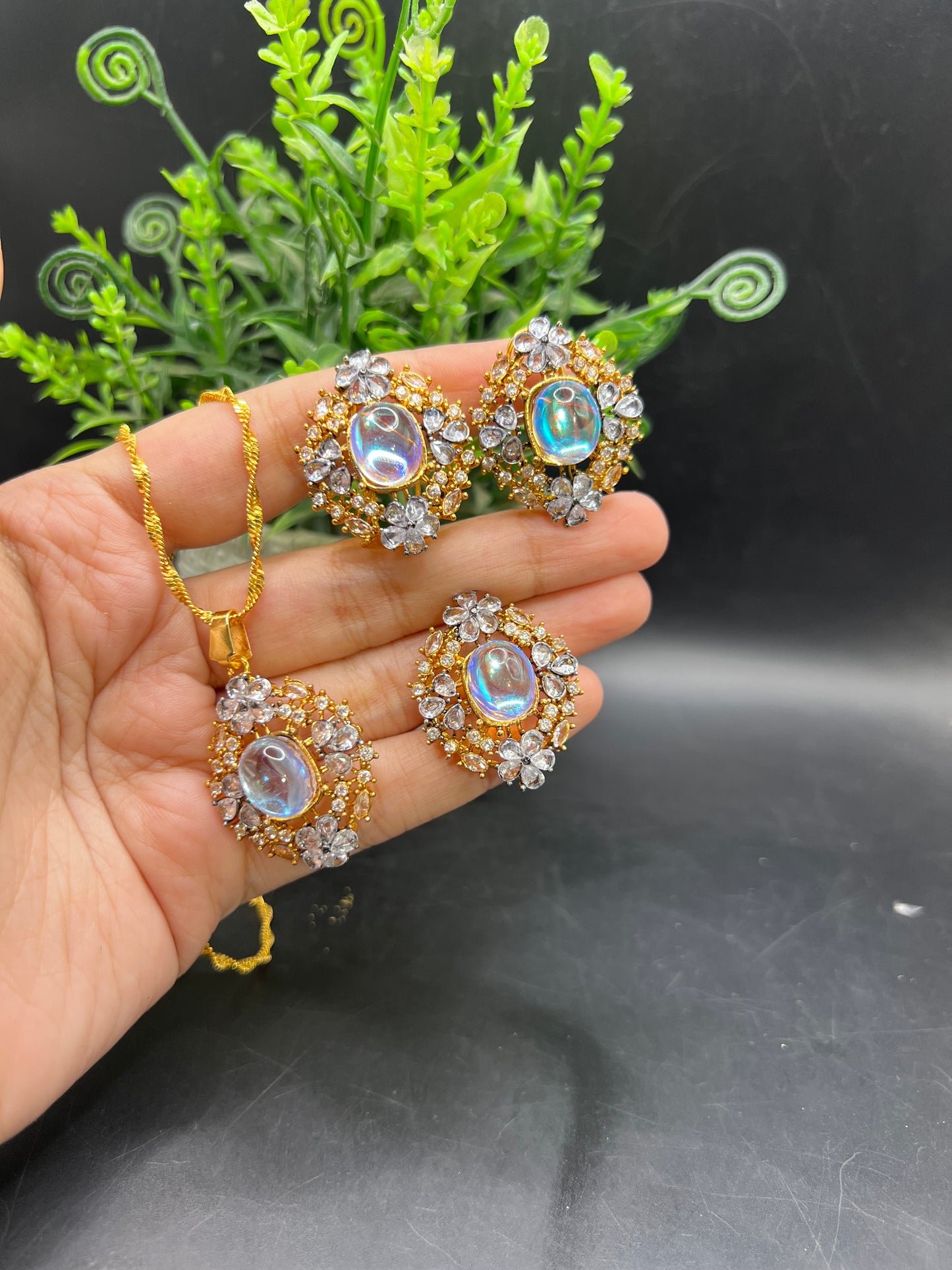 Luxury stone set
