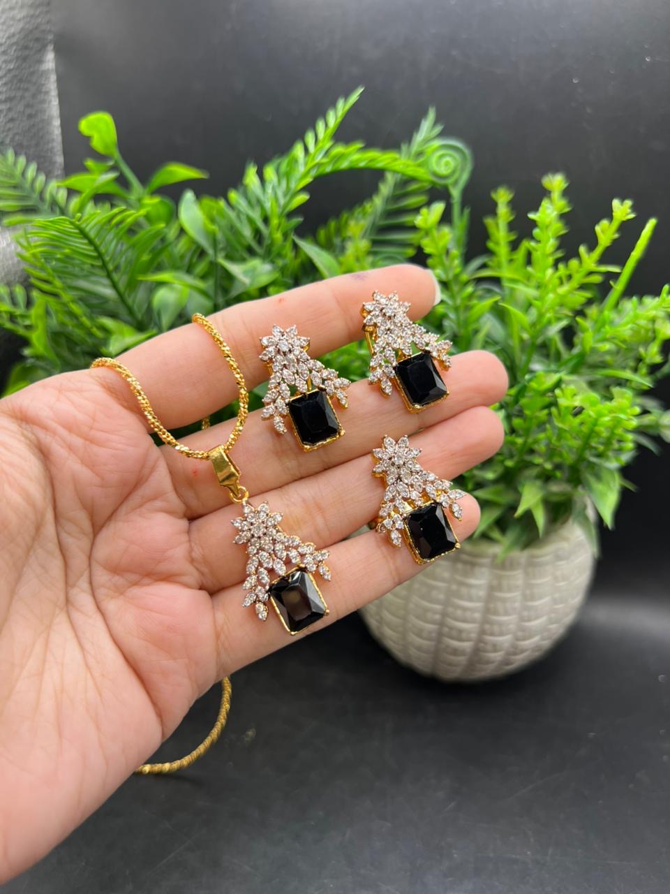Zircon square set