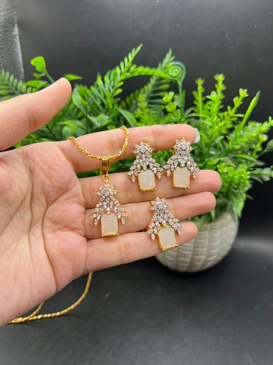 Zircon square set