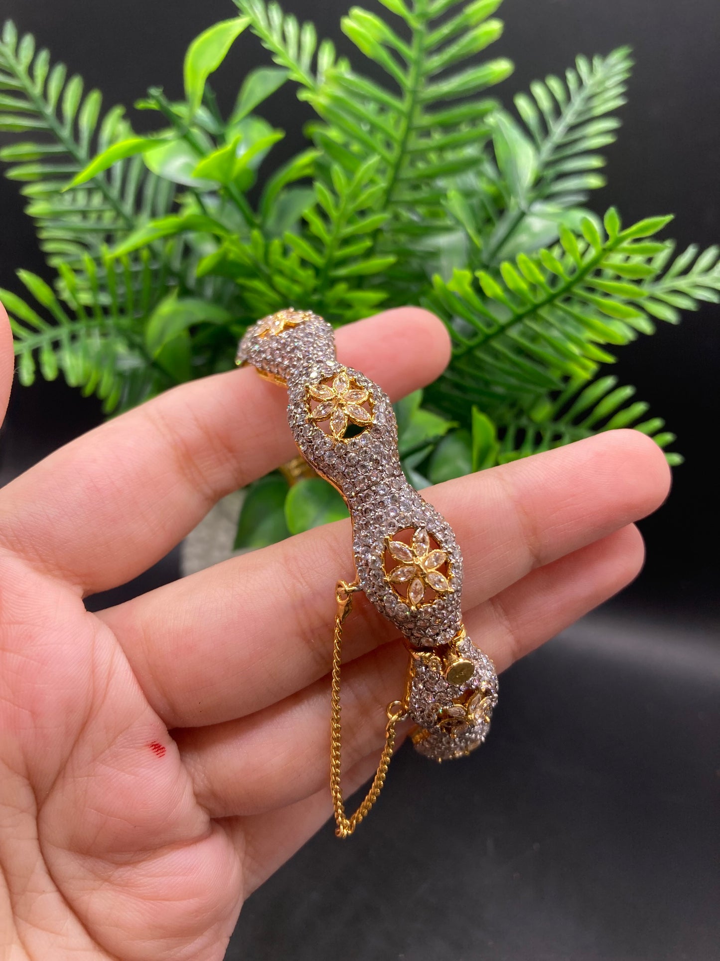 Jarao Luxury Kangan