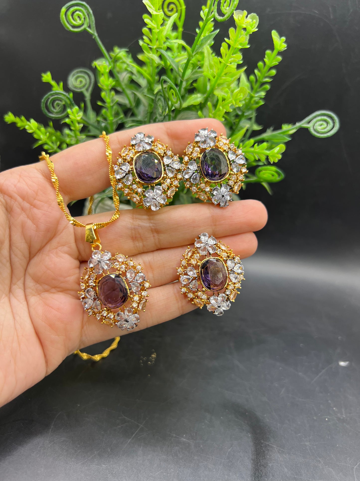 Luxury stone set