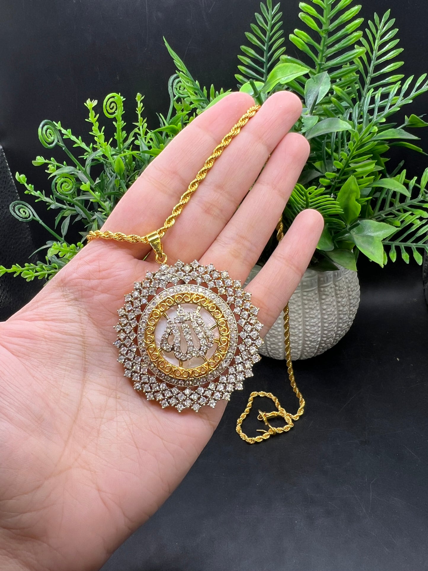 Round Caligraphy pendant