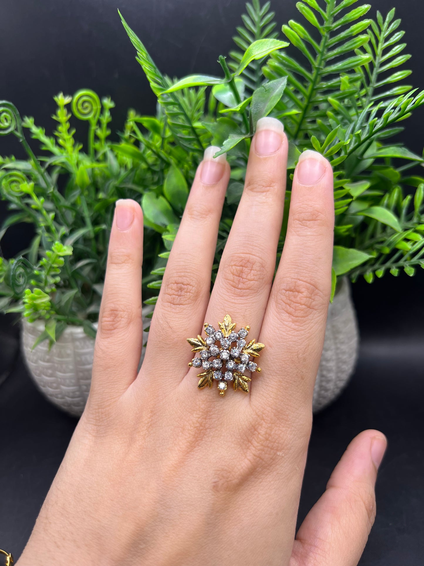 D cut ring