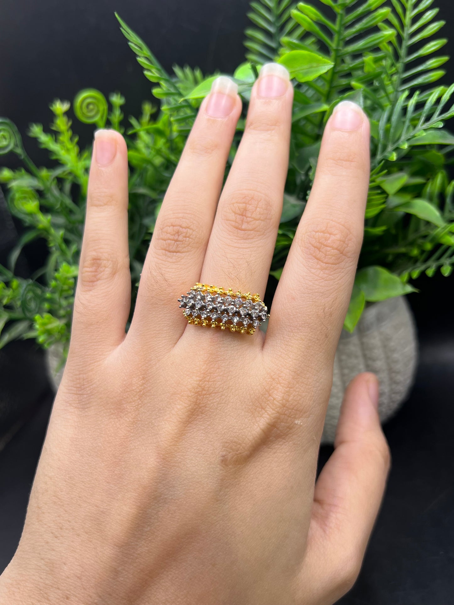 D cut ring