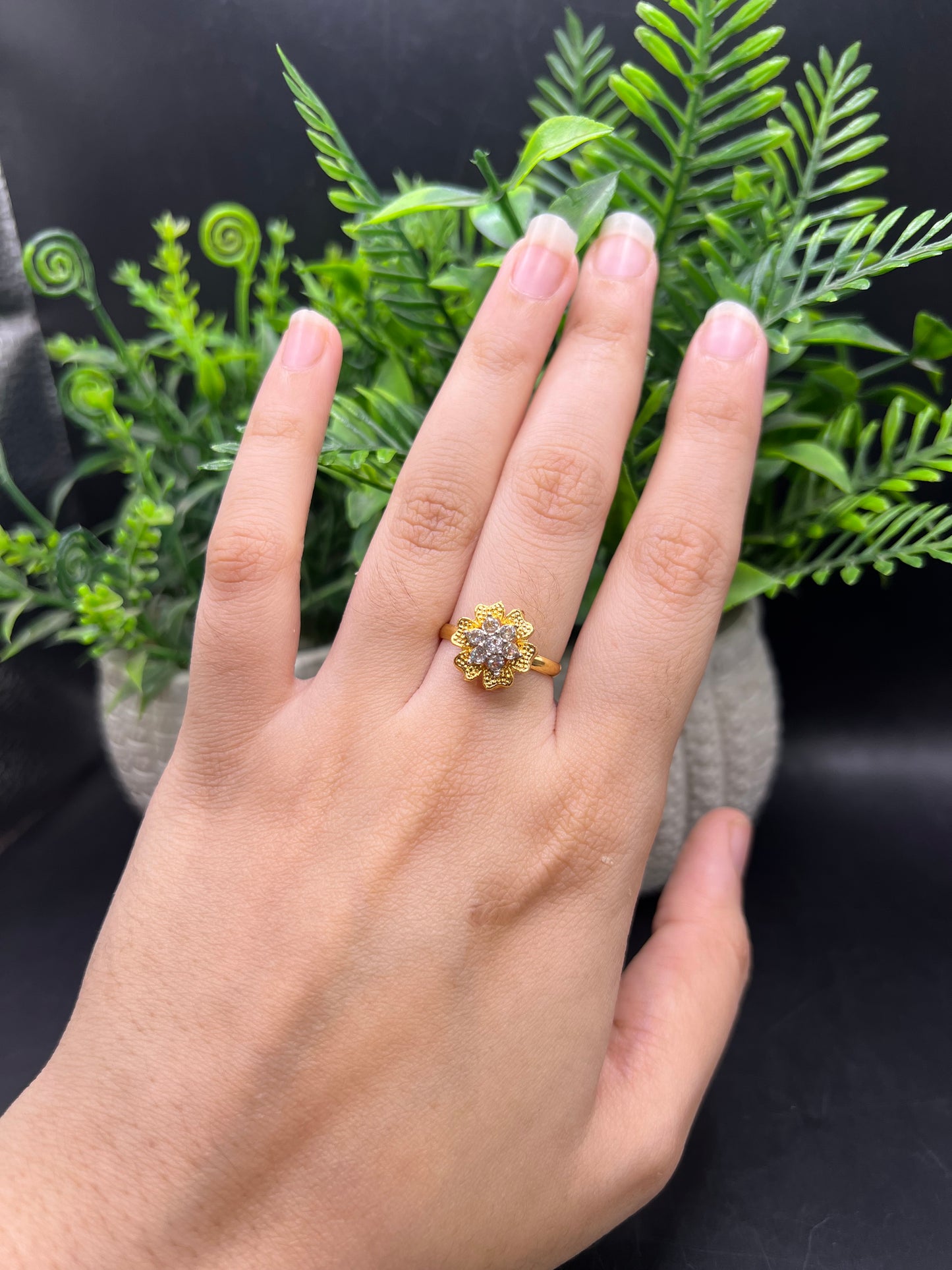D cut ring
