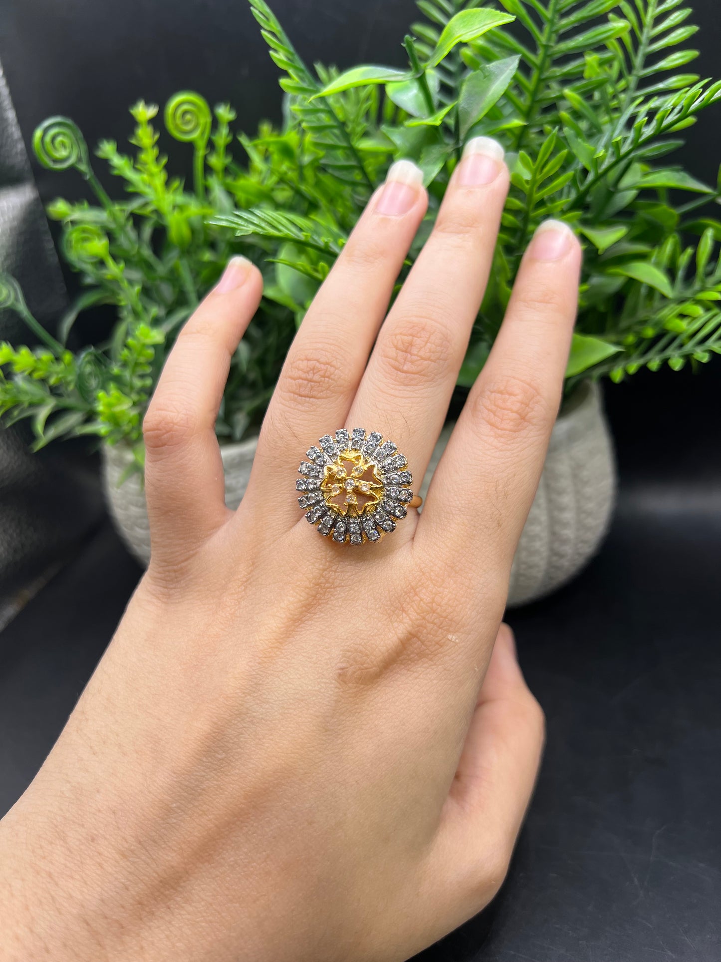 D cut ring