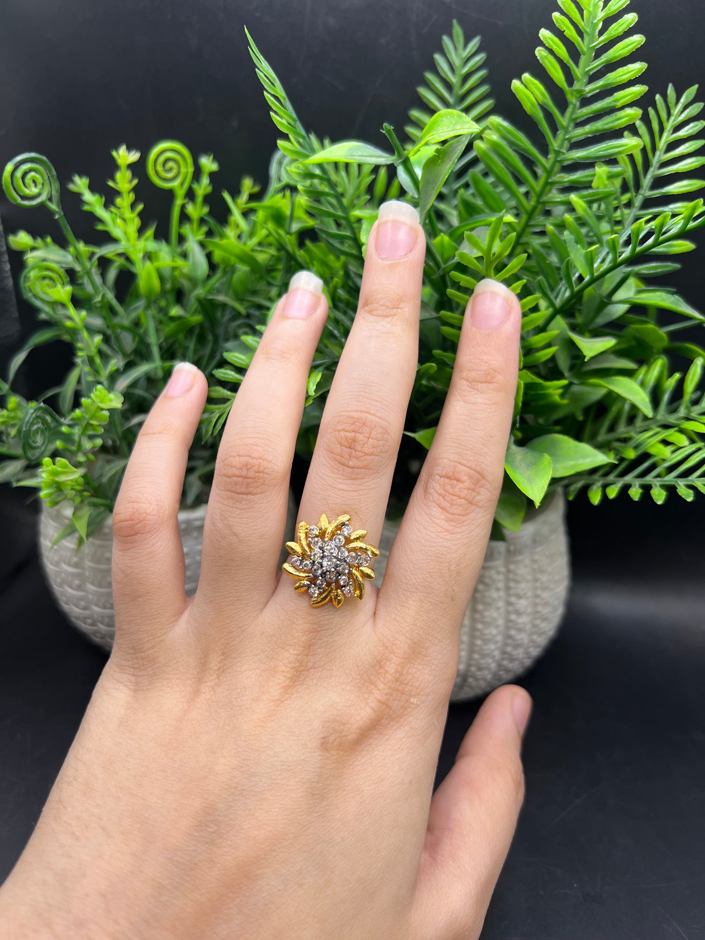 D cut ring