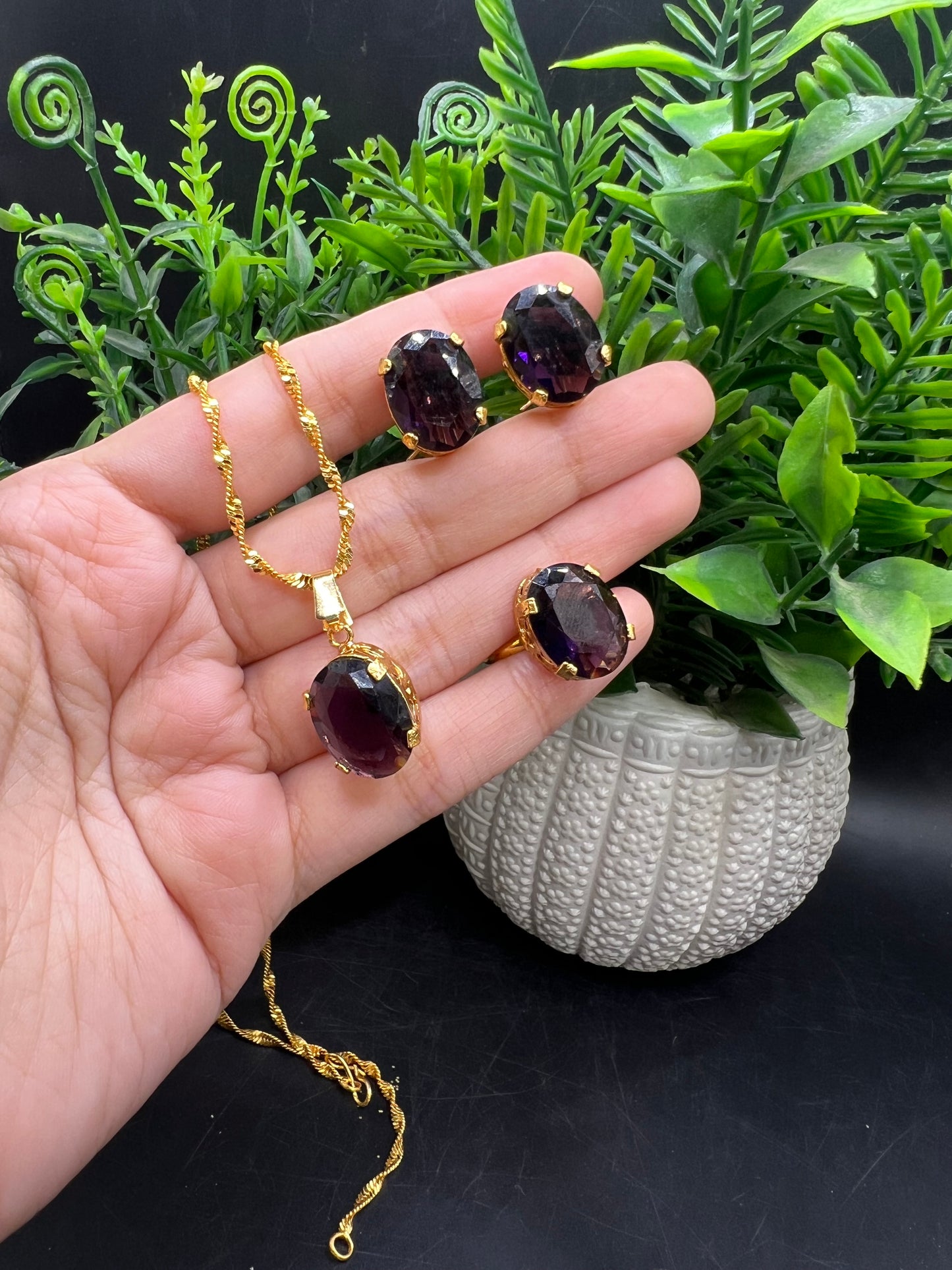 Single stone set