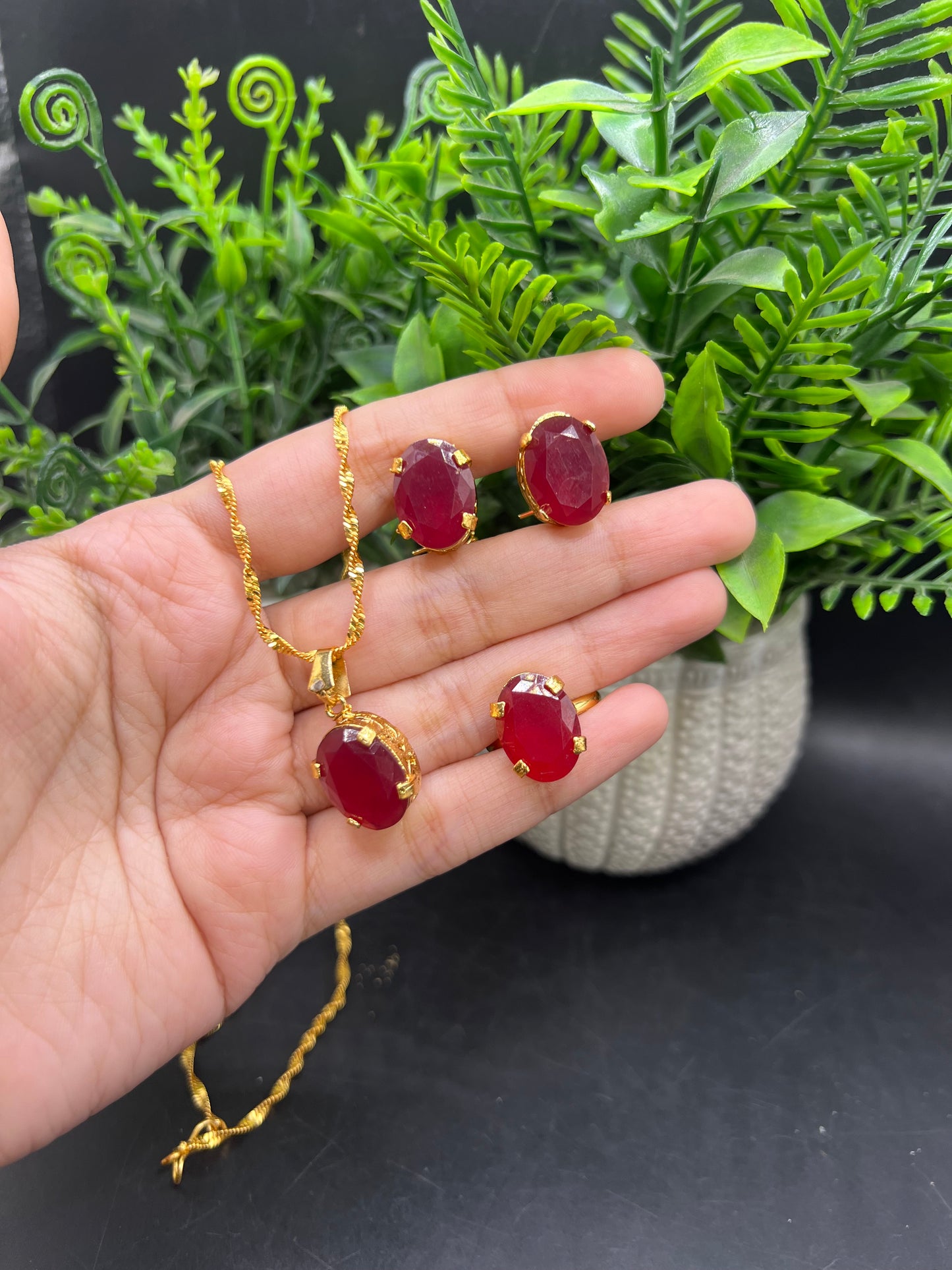 Single stone set