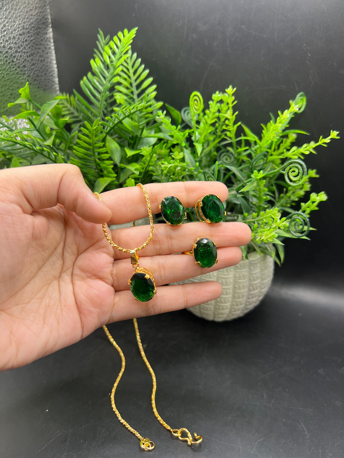 Single stone set
