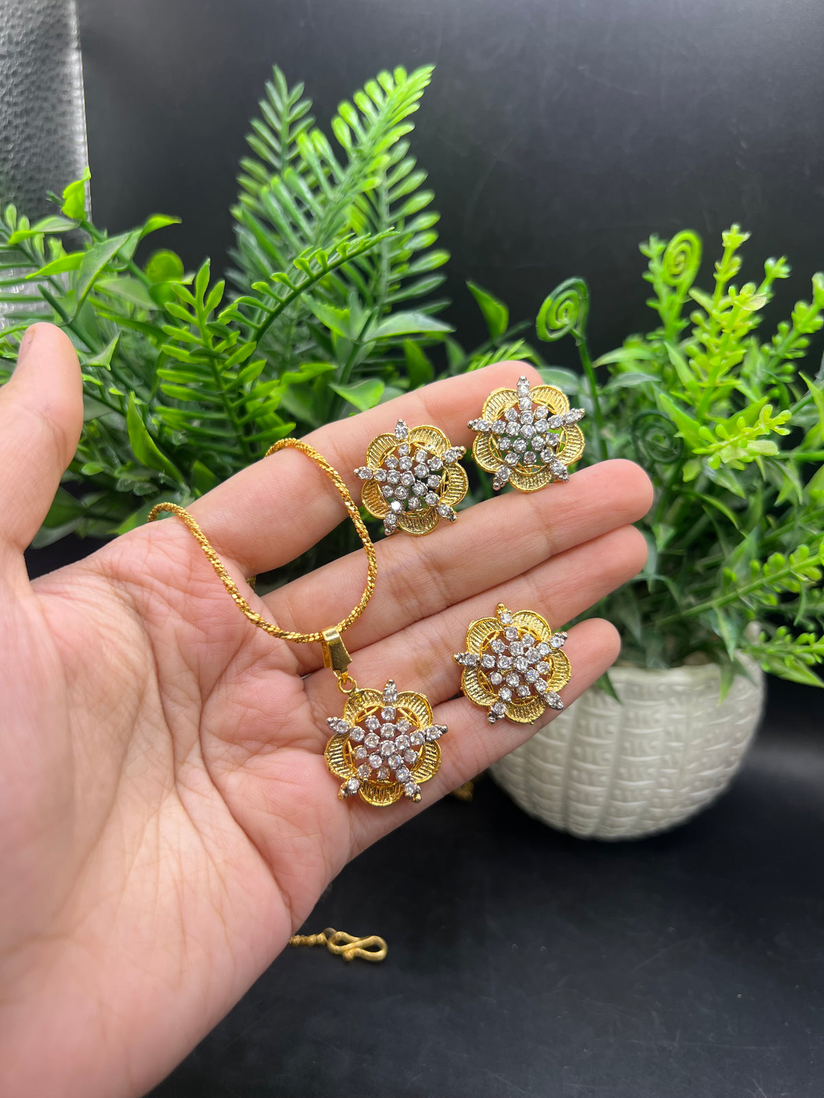 Gold look set