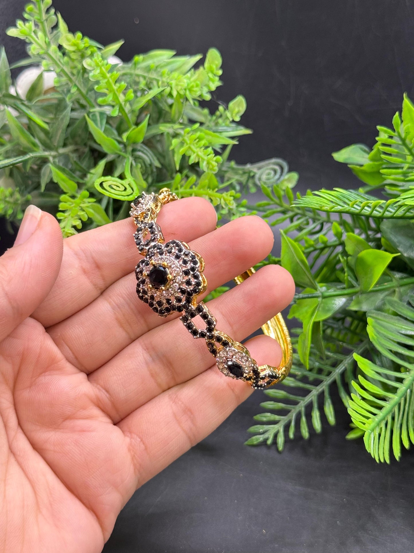 Flower kangan