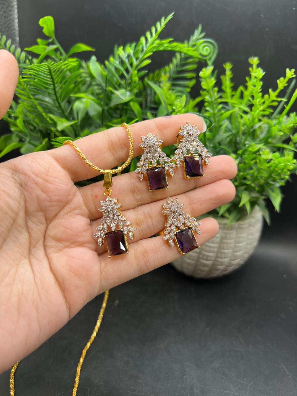 Zircon square set